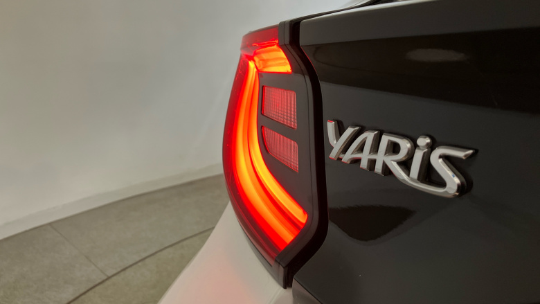 Toyota Yaris 1.5 Hybrid Design 5dr CVT Hybrid Hatchback